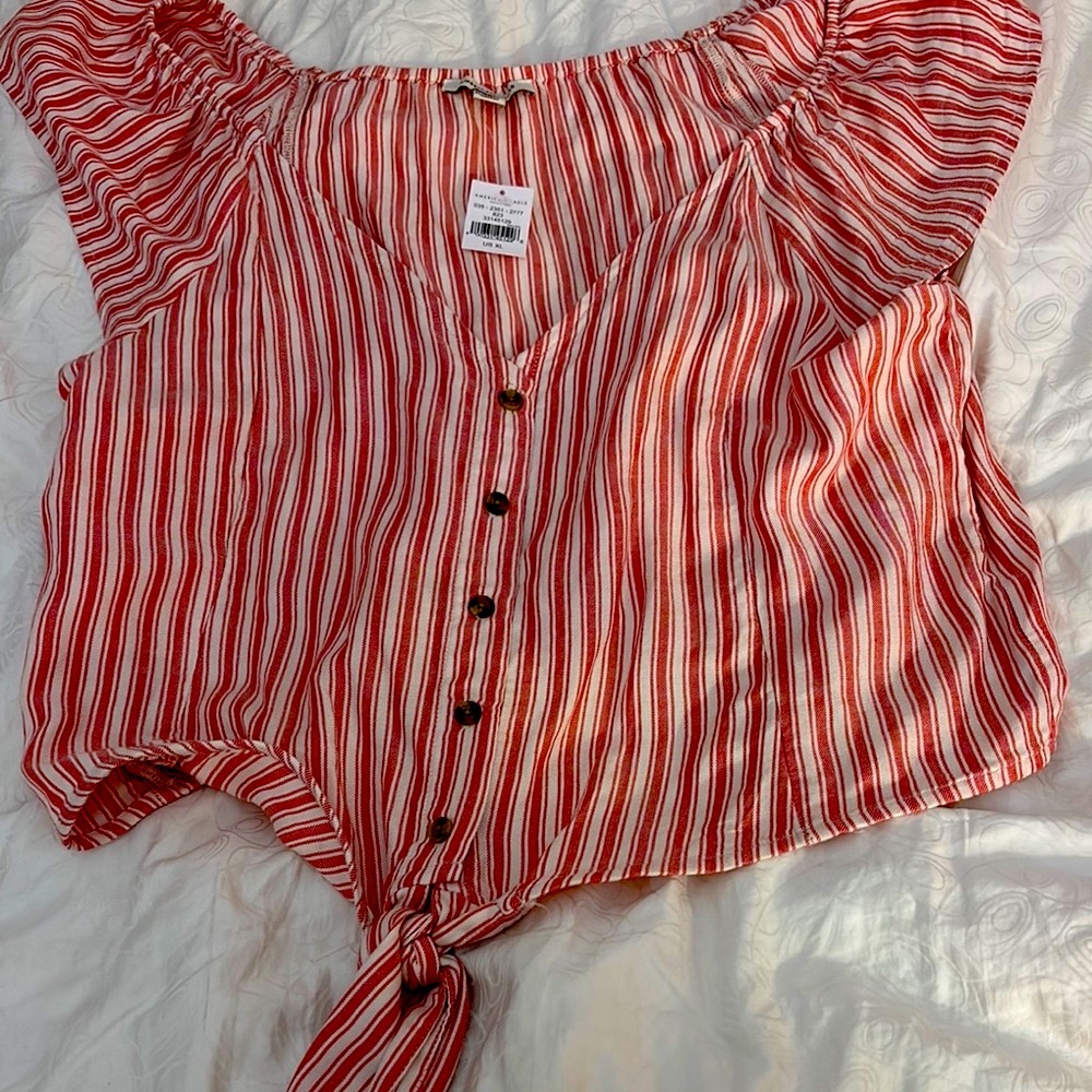 American Eagle Outfitters Red and White Flutter Sleeve Blouse